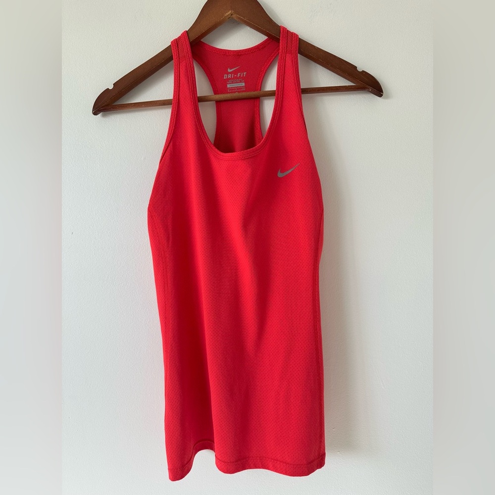 Nike Active Dri-FIT Women’s Red Sleeveless Training Tank Top Size S